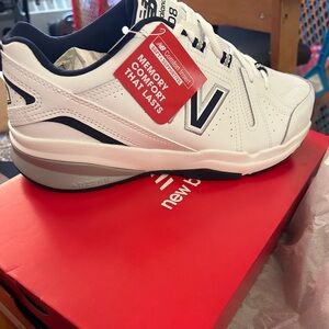 Men’s New Balance sneakers Size 8.5W NWT